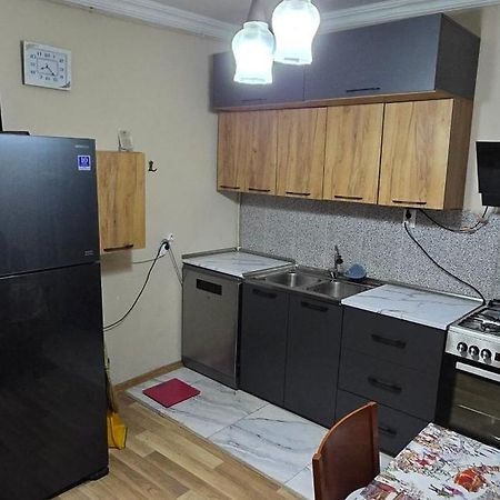 Apartment Zurabi Batumi Exteriör bild
